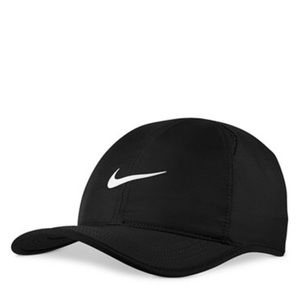 ✔️NWOT Nike Featherlight Cap 🧢